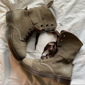 Doc martens suede brown boots